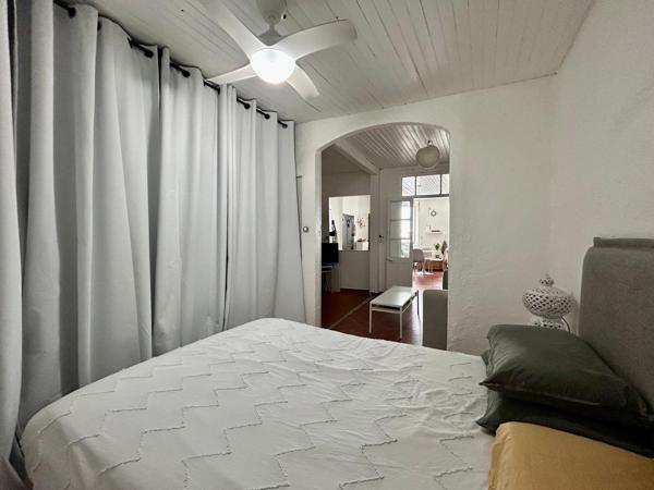 Appartement
         2 pièces
        - 48 m² Exclusivité 180 000 € *