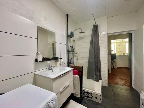 Appartement
         2 pièces
        - 48 m² Exclusivité 180 000 € *