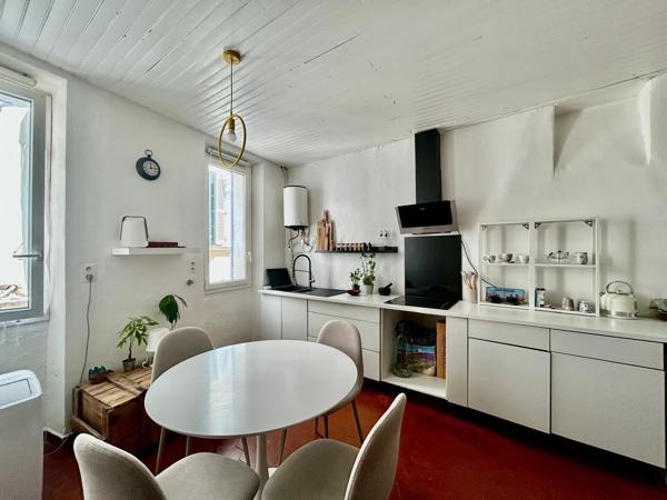 Appartement
         2 pièces
        - 48 m² Exclusivité 180 000 € *