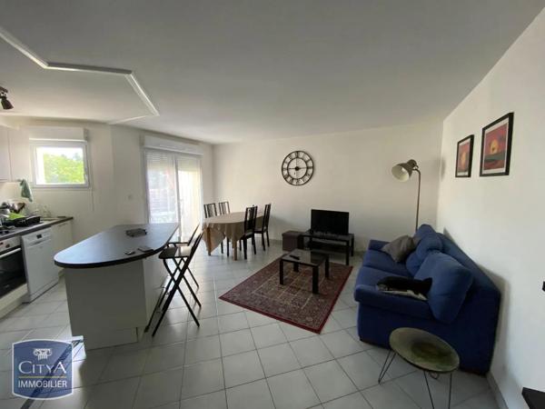 Appartement à louer 3 pièces 64.8m² Poitiers (86000)