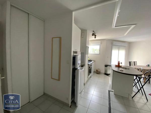 Appartement à louer 3 pièces 64.8m² Poitiers (86000)