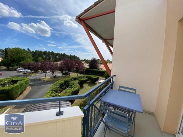 Appartement à louer 3 pièces 64.8m² Poitiers (86000)