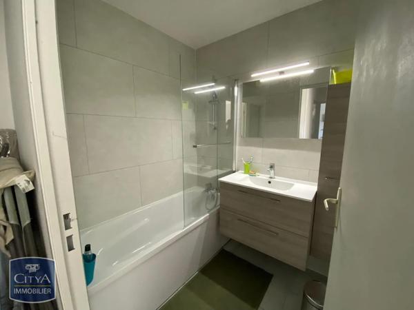 Appartement à louer 3 pièces 64.8m² Poitiers (86000)