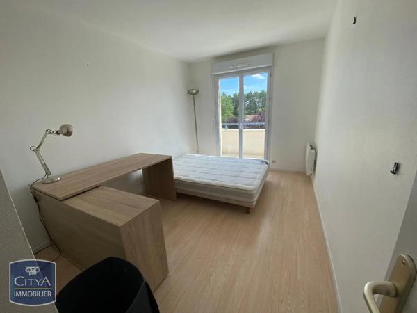 Appartement à louer 3 pièces 64.8m² Poitiers (86000)