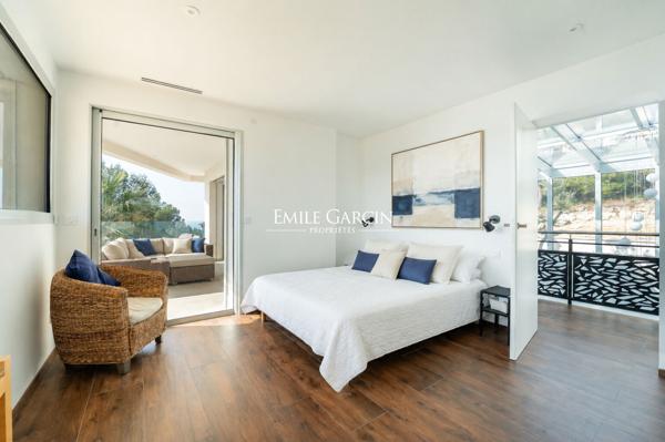 À vendre - Villa contemporaine de luxe - Carry-le-Rouet | Côte Bleue | Front de mer | Vue rade de Marseille | 380 m² | Piscine chauffée | Domaine sécurisé