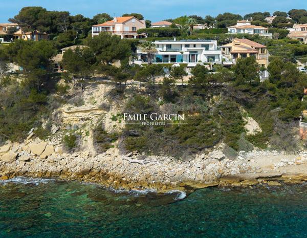 À vendre - Villa contemporaine de luxe - Carry-le-Rouet | Côte Bleue | Front de mer | Vue rade de Marseille | 380 m² | Piscine chauffée | Domaine sécurisé