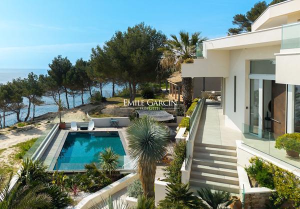 À vendre - Villa contemporaine de luxe - Carry-le-Rouet | Côte Bleue | Front de mer | Vue rade de Marseille | 380 m² | Piscine chauffée | Domaine sécurisé