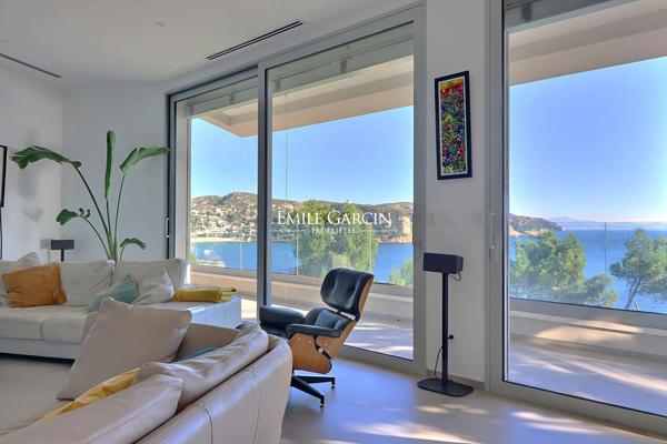 À vendre - Villa contemporaine de luxe - Carry-le-Rouet | Côte Bleue | Front de mer | Vue rade de Marseille | 380 m² | Piscine chauffée | Domaine sécurisé