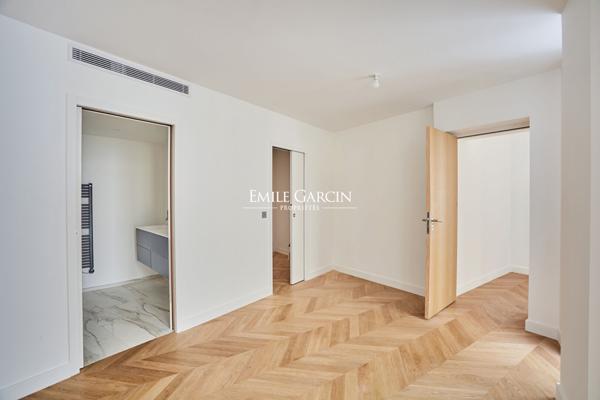À Vendre - Appartement - Neuilly Sur Seine - 92200 - 3 Chambres - Jardin