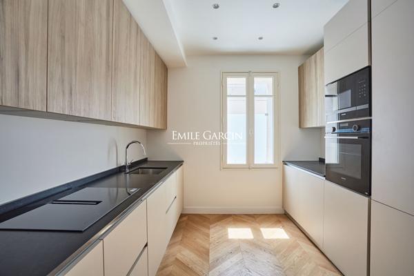 À Vendre - Appartement - Neuilly Sur Seine - 92200 - 3 Chambres - Jardin