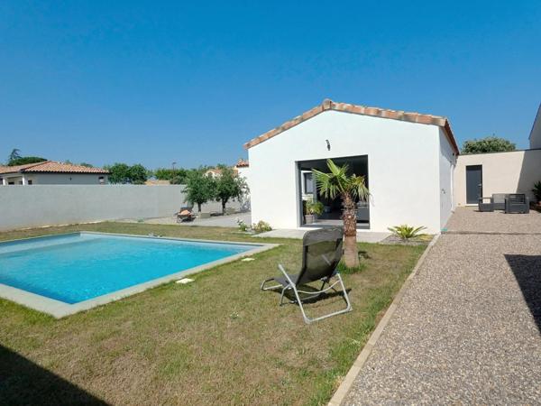Villa plain pied 133m2 4 chambres sur terrain sans vis à vis de 616m2 avec piscine et garage