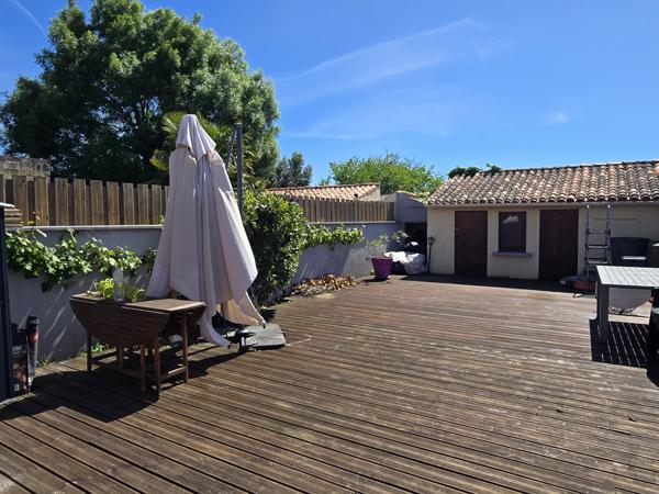Maison
                                                                                                                                                                                                                                                                                                                        5 pièce(s)                                                                                                                                                                                                          4 chambre(s)                                                                                                                                                                                                          137.34  m²