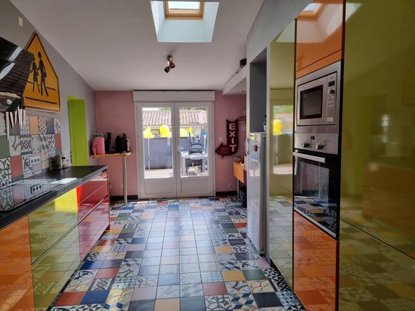 Maison
                                                                                                                                                                                                                                                                                                                        5 pièce(s)                                                                                                                                                                                                          4 chambre(s)                                                                                                                                                                                                          137.34  m²