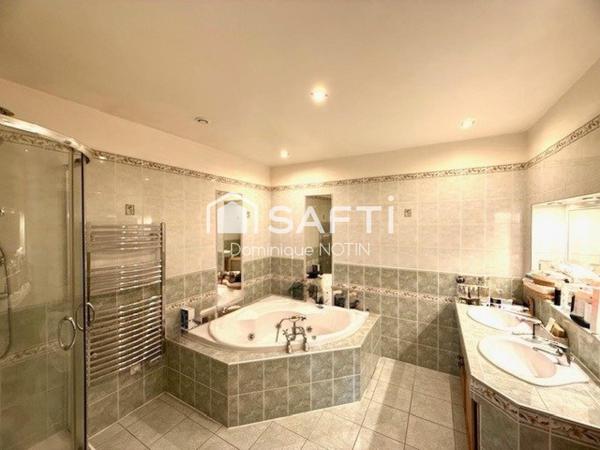 Maison de caractère 7 chb 370 m² terrain 6000m²