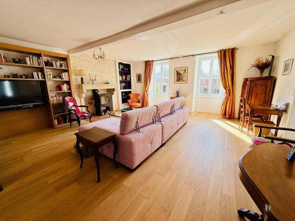 BELLE MAISON EN PIERRE RENOVEE LUMINEUSE AU CALME