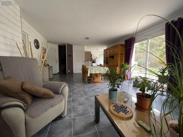 Maison à vendre à Chambroutet dans les Deux-Sèvres (79300), ref : AGM 64*
