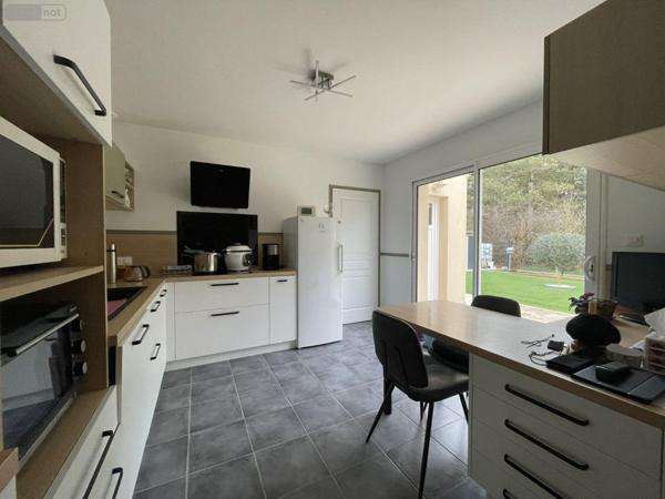 Maison à vendre à Chambroutet dans les Deux-Sèvres (79300), ref : AGM 64*