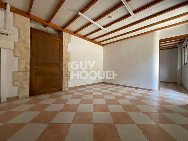 Ensemble immobilier de plus 582 m² avec annexe, Abbaye et garage sur 2.3 hectares de terrain