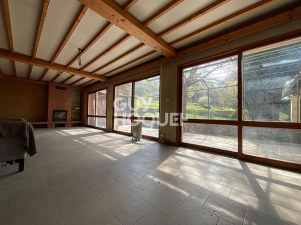 Ensemble immobilier de plus 582 m² avec annexe, Abbaye et garage sur 2.3 hectares de terrain