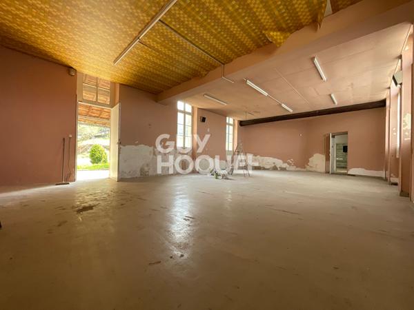 Ensemble immobilier de plus 582 m² avec annexe, Abbaye et garage sur 2.3 hectares de terrain
