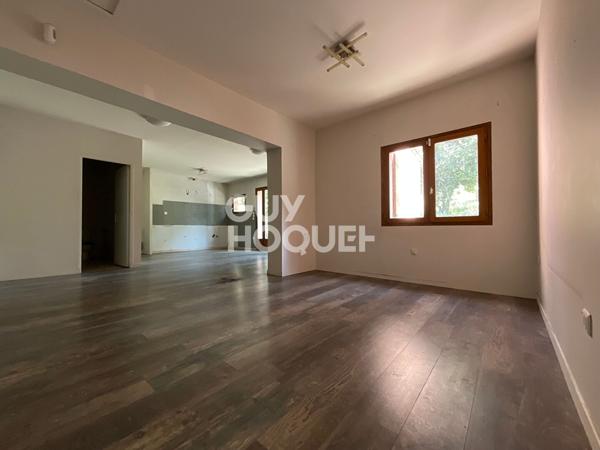 Ensemble immobilier de plus 582 m² avec annexe, Abbaye et garage sur 2.3 hectares de terrain
