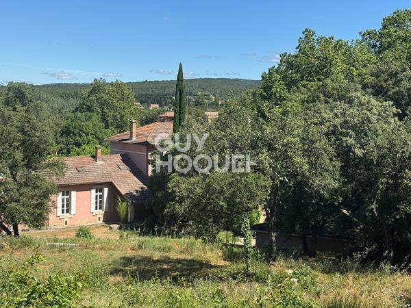 Ensemble immobilier de plus 582 m² avec annexe, Abbaye et garage sur 2.3 hectares de terrain