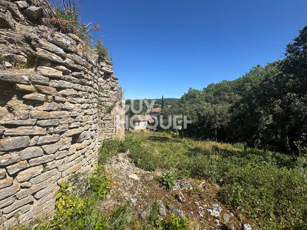 Ensemble immobilier de plus 582 m² avec annexe, Abbaye et garage sur 2.3 hectares de terrain