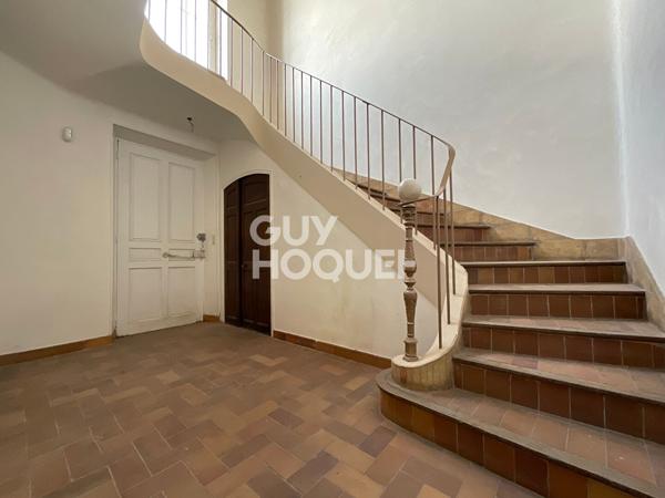 Ensemble immobilier de plus 582 m² avec annexe, Abbaye et garage sur 2.3 hectares de terrain
