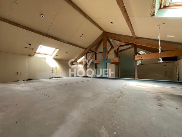 Ensemble immobilier de plus 582 m² avec annexe, Abbaye et garage sur 2.3 hectares de terrain