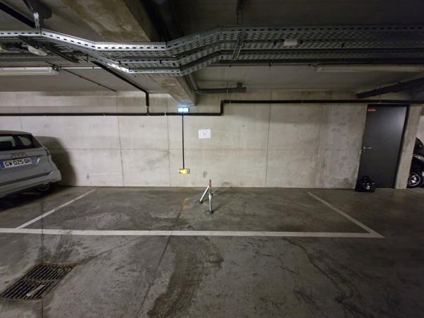 A VENDRE : Parking de 15m2 à l'allée des pins 13009 Marseille