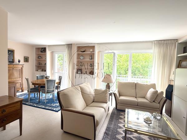 EXCLUSIVITÉ - F4 de 86 m² avec balcon plein sud, cave et parking - Chambourcy centre.
