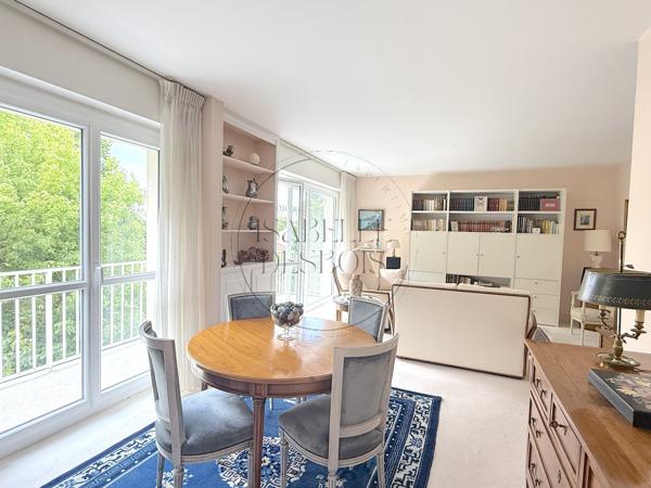 EXCLUSIVITÉ - F4 de 86 m² avec balcon plein sud, cave et parking - Chambourcy centre.