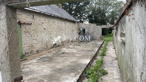 Grange avec Permis de construire à transformer en longère, potentiel de183m², terrain de 1500m² Baden (56870)