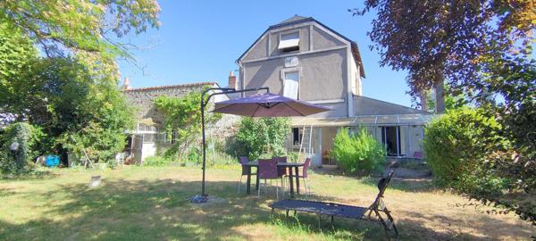 À vendre Montjean sur LOIRE , maison 5 chambres, 165 m2 avec jardin et une vue magnifique Détails des diagnostics énergétiques