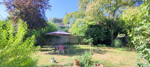 À vendre Montjean sur LOIRE , maison 5 chambres, 165 m2 avec jardin et une vue magnifique Détails des diagnostics énergétiques