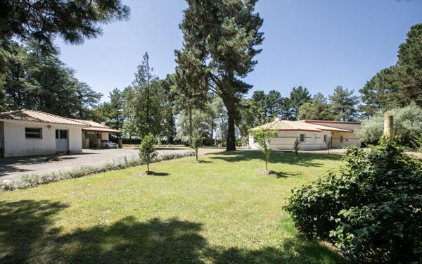 Maison à vendre |  Saint-Philbert-de-Grand-Lieu |  7 pièces | 227,4 m²