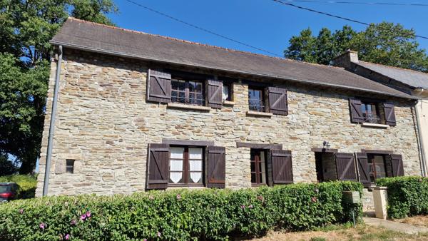 MORBIHAN Charmante maison de campagne de 4 chambres, 2 salles de bains, grand jardin, terrasse, parking