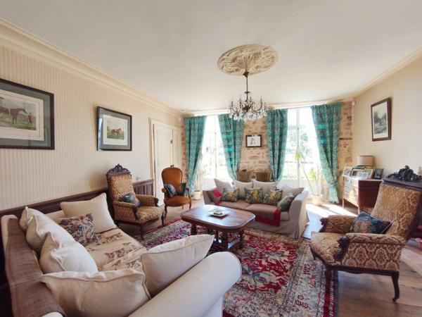 Château du XVIᵉ siècle à Aigurande - 600 m² habitables - 9 ha de prairies et bois – Pays de George Sand Indre (36) 599 000 €