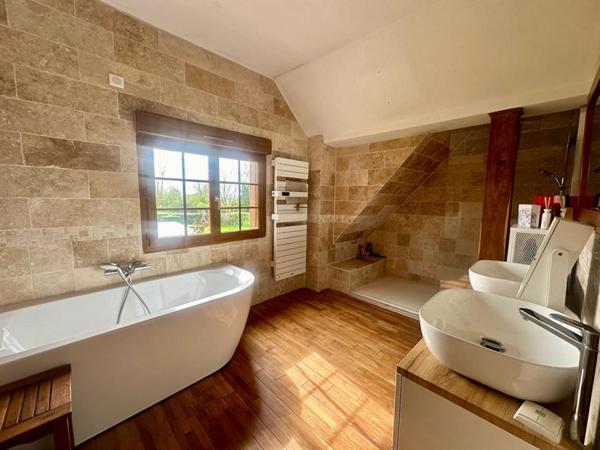 Maison de 288 m² avec piscine chauffée