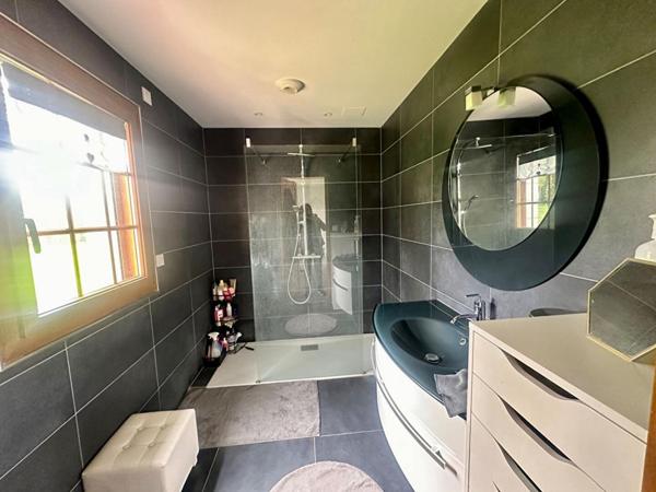 Maison de 288 m² avec piscine chauffée