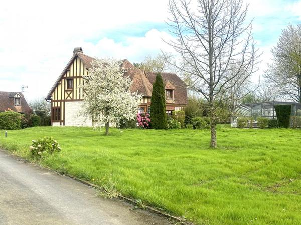 Maison de 288 m² avec piscine chauffée