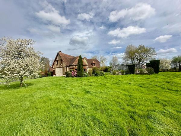 Maison de 288 m² avec piscine chauffée