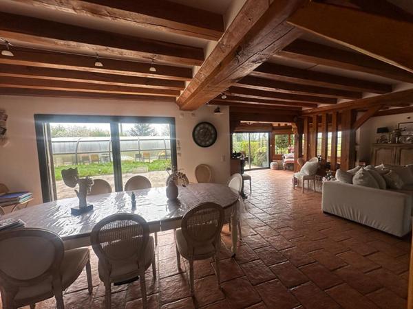 Maison de 288 m² avec piscine chauffée