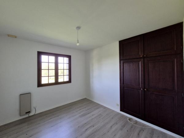 Maison familiale de 5 chambres et deux bureaux, LA ROMIEU (32)