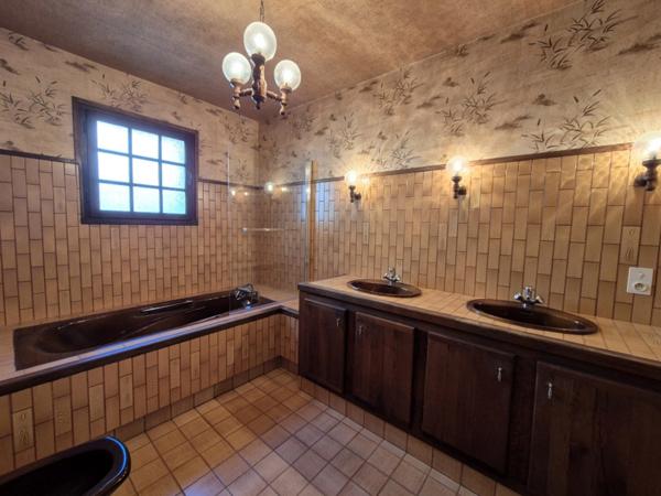 Maison familiale de 5 chambres et deux bureaux, LA ROMIEU (32)