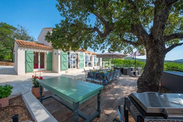 Villa vue mer avec piscine vendre de 9 pièces de 250 m²