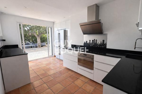 Villa vue mer avec piscine vendre de 9 pièces de 250 m²