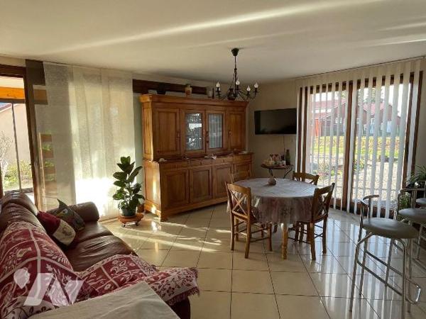 A VENDRE PAVILLON VILLA MAISON LE VAL D'AJOL VOSGES 88340 PLAIN-PIED
Maison individuelle const...