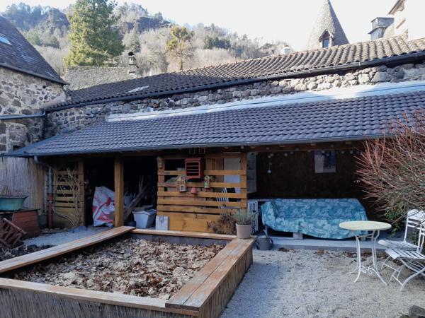 IMMEUBLE DE 3 APPARTEMENTS  ENTIERMENT REHABILITE EN 2014