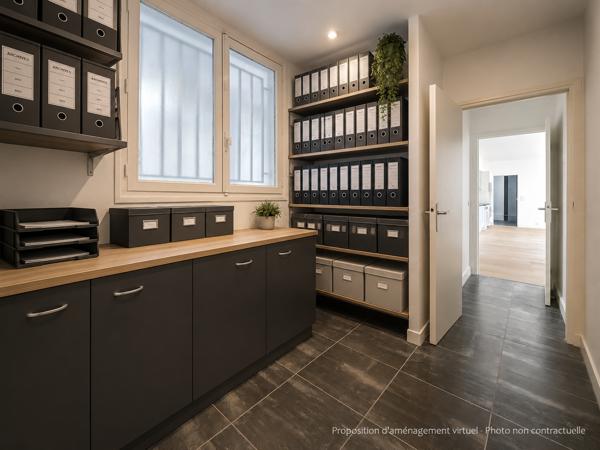 Bureau
         5 pièces
        - 106 m² 1 250 000 € *